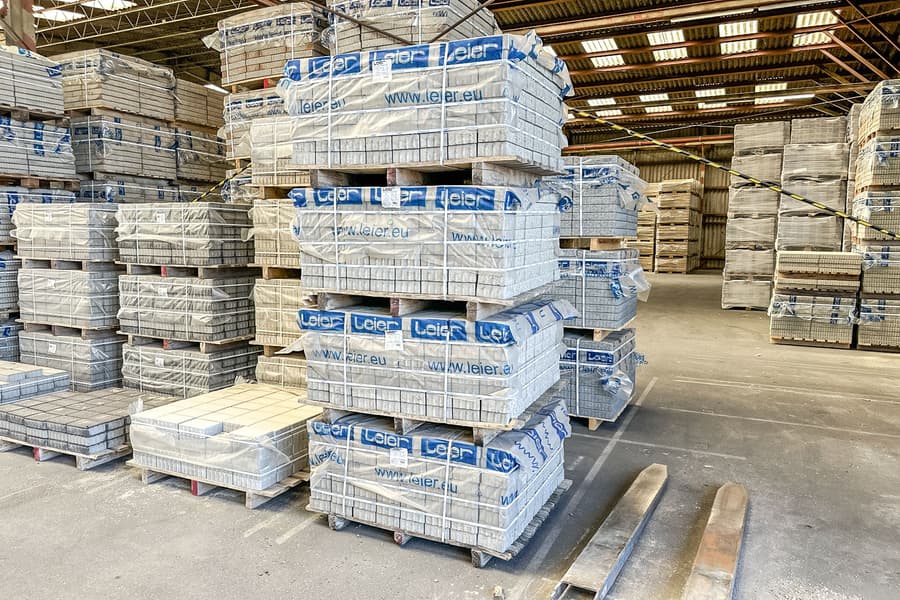 4 Paletten mit Parma Pflastersteinen, ca. 17,5 m2